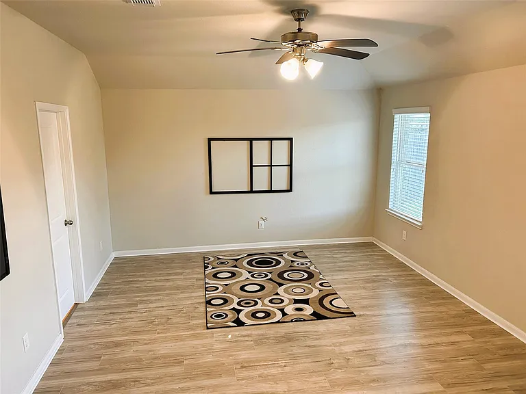 1402 Central Heights Dr — Photo 11