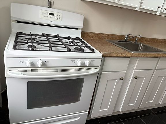 4th image of 8713 Jamaica Ave Floor 2