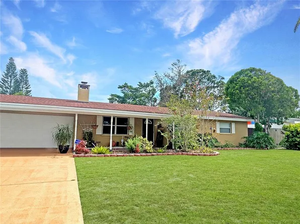 518 Saint Andrews Dr, Sarasota, FL 34243