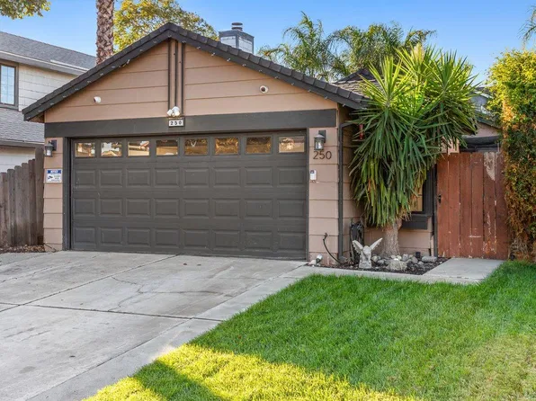 250 Hawthorne Dr, Tracy, CA 95376
