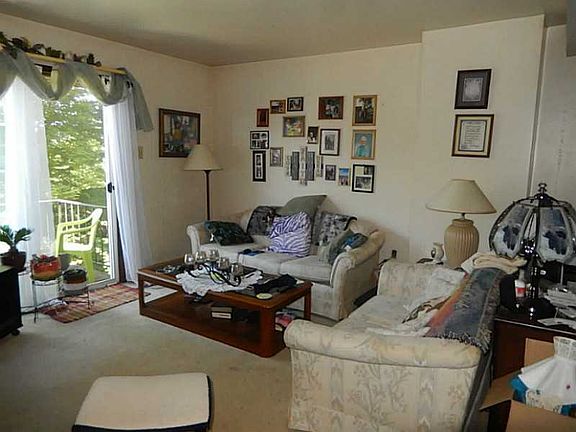 3rd image of 216 Oakview Dr APT 9