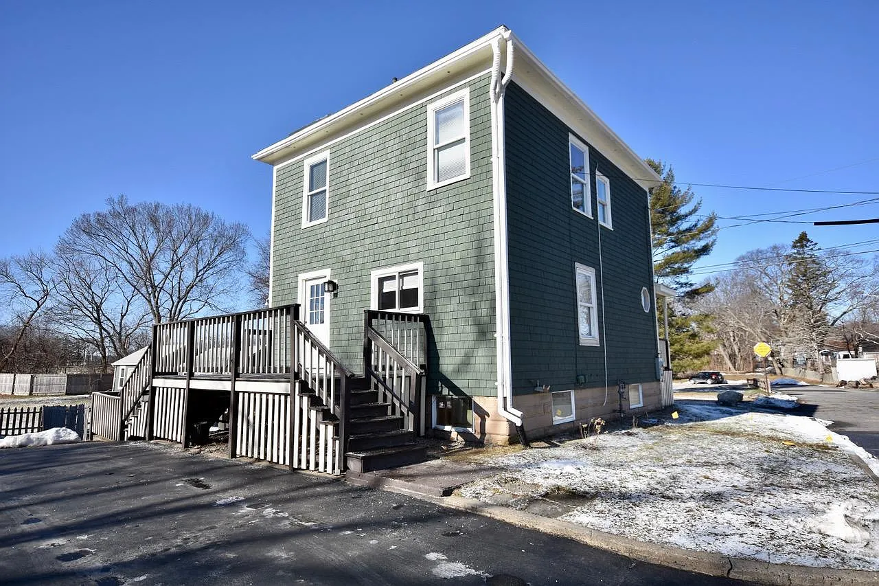 54 Johansen St — Photo 3
