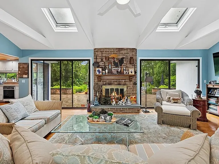 27 Wooded Oak Ln — Photo 5