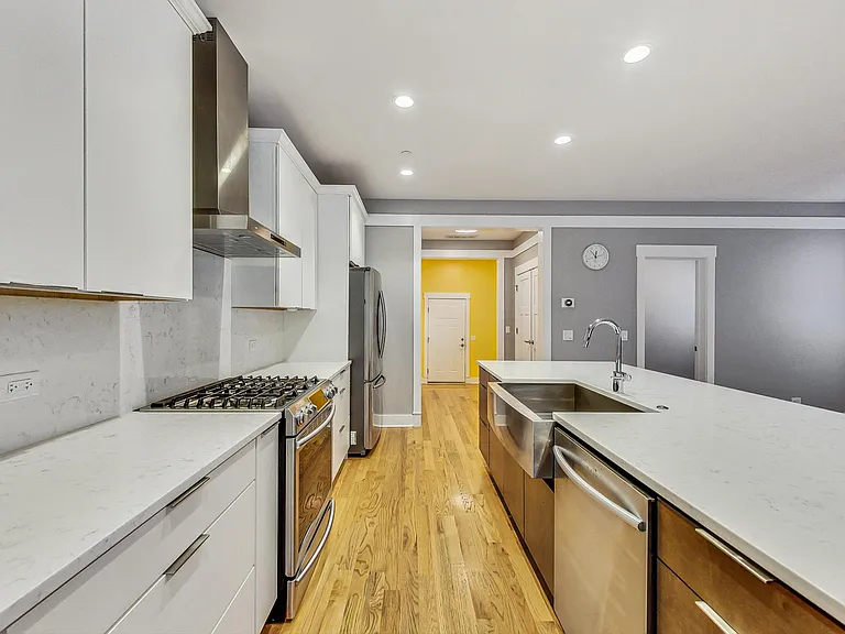 8101 Floral Ave — Photo 12