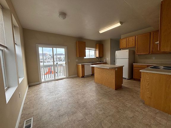 3rd image of 31 N Kintail St
