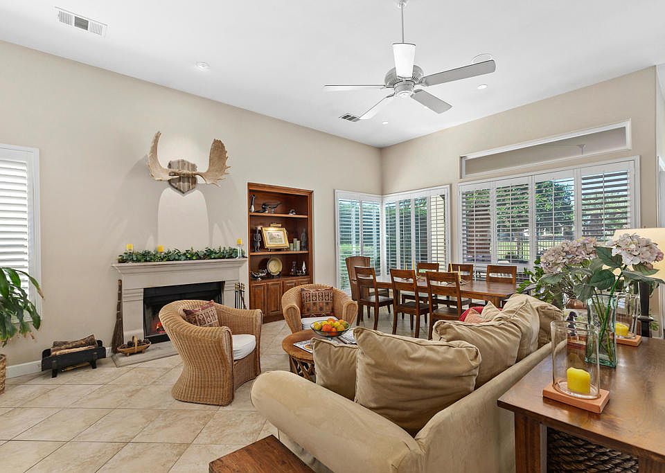 1st image of 42545 Bellagio Dr