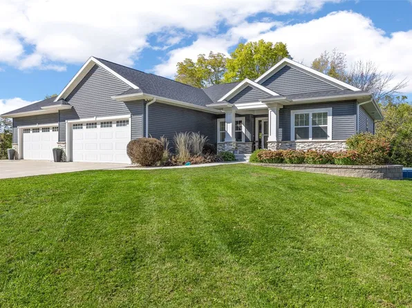 22402 102nd St, Anamosa, IA 52205