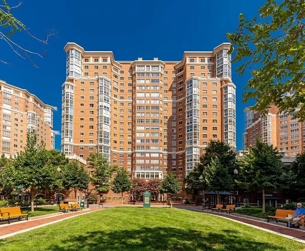 2 bed, 980 sqft, $2,950 — Photo 1