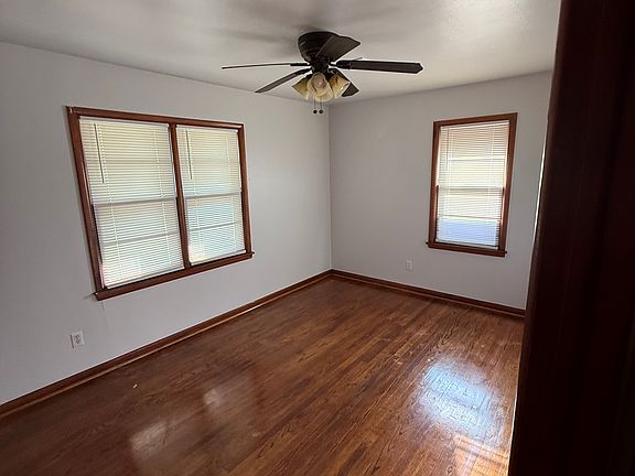 5th image of 228 W Kerr Dr