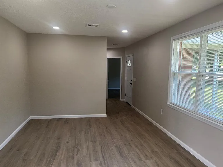 33 Harding St — Photo 13