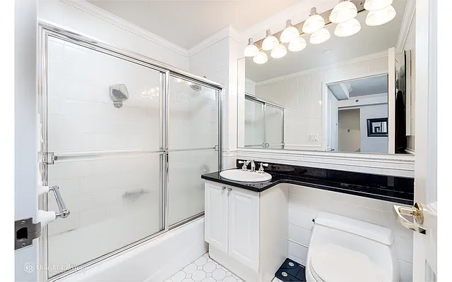 Rented by Douglas Elliman | media 17