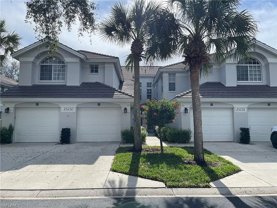 25232 Pelican Creek Cir #202