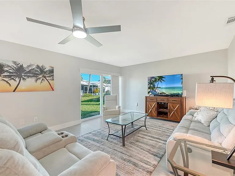 131 Whispering Sands Cir #V-33 — Photo 11
