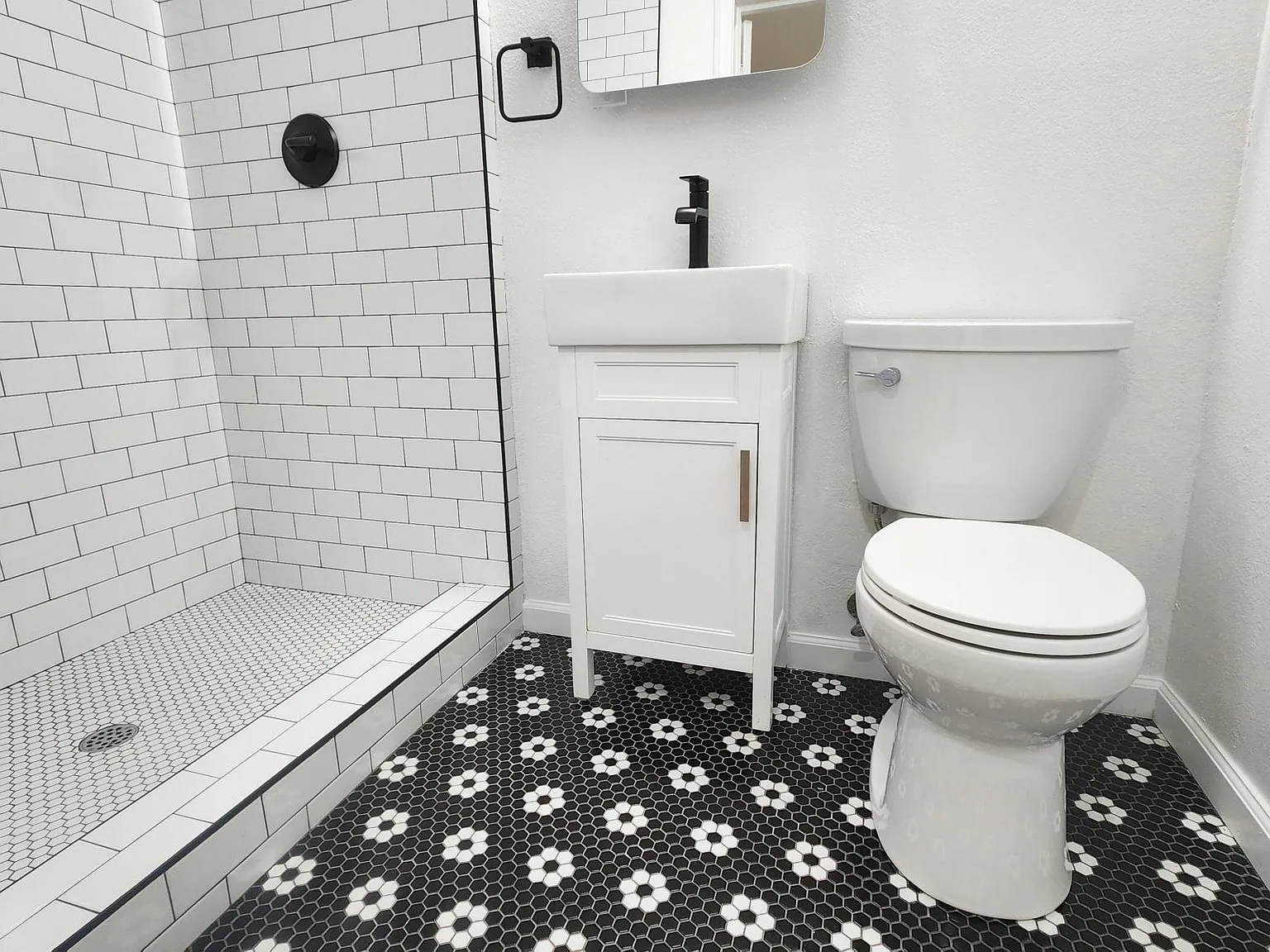 Studio, 300 sqft, $1,250 — Photo 4