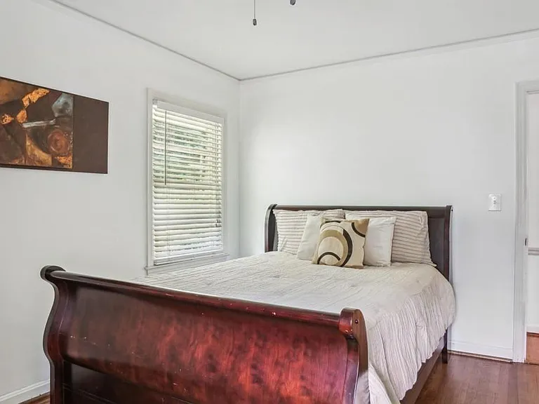 4379 Tree Haven Dr NE — Photo 9