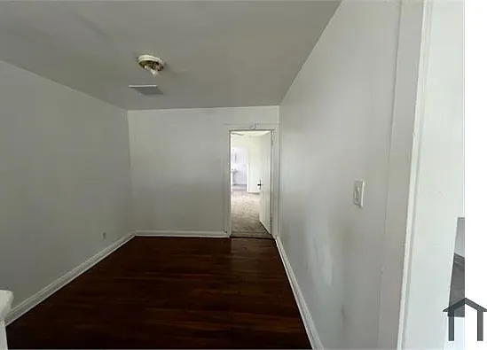 1915 Avenue B #1915 — Photo 6