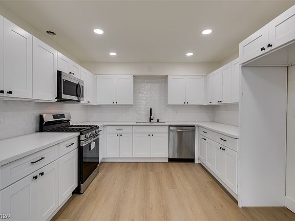 2nd image of 2824 Johannson Ln
