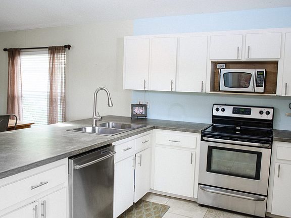 5th image of 772 Sagewood Dr