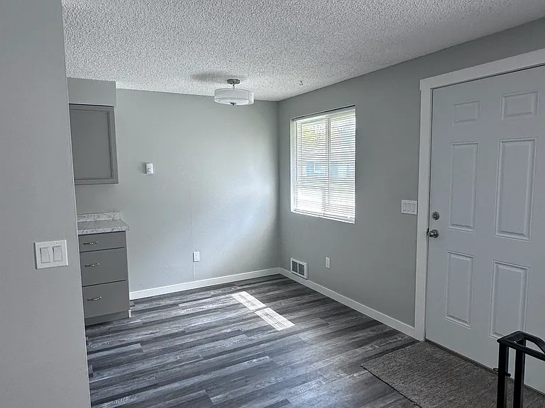 1050 N 21st St #1 — Photo 4