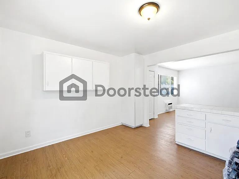 1710 Kenwood St #3 — Photo 10