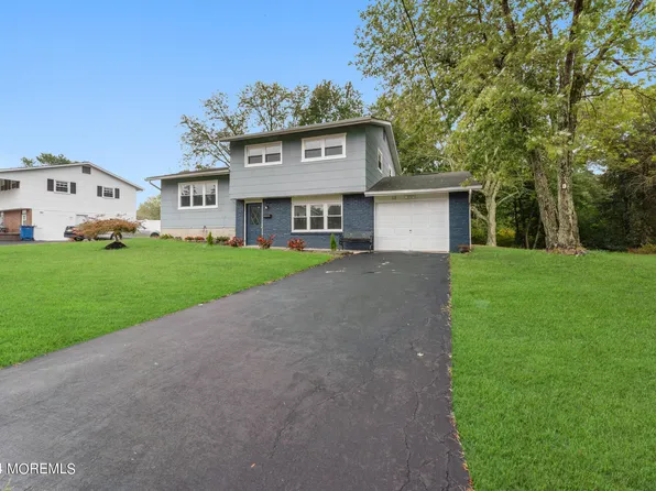 13 W Connecticut Concourse, Jackson, NJ 08527