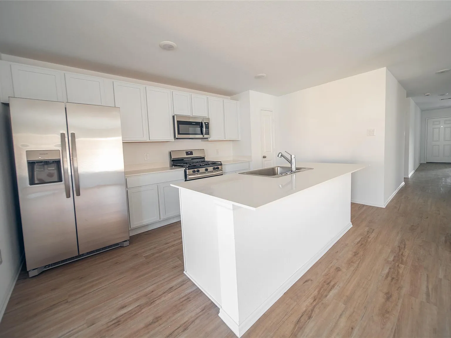 4 bed, 2.0 bath, 1847 sqft, $2,150 — Photo 4