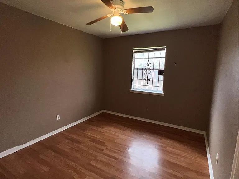 3613 Sparrow St — Photo 10