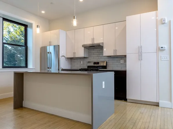 15 Newcomb St #1R, Boston, MA 02118