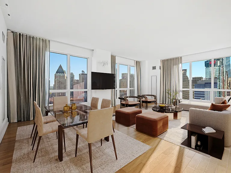 350 W 42nd St #44D — Photo 4