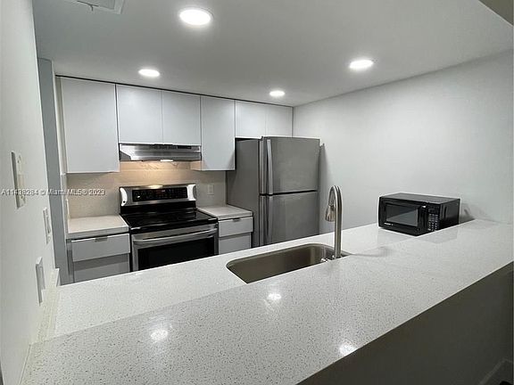 5th image of 8160 Geneva Ct APT 101