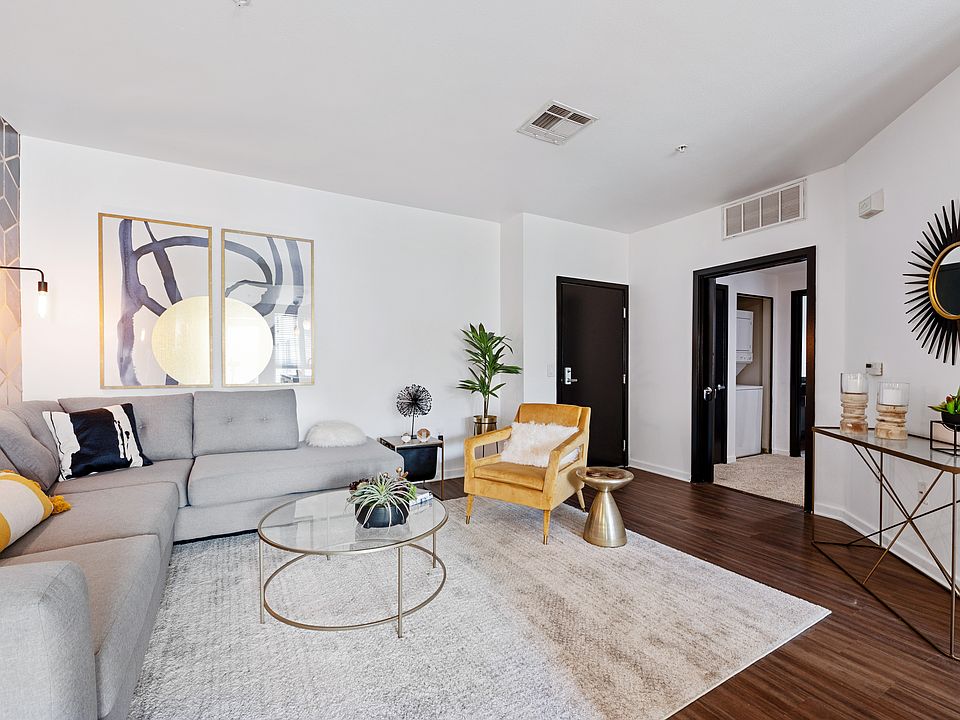 7950 West Sunset Los Angeles, CA One Bedroom Model Living Room