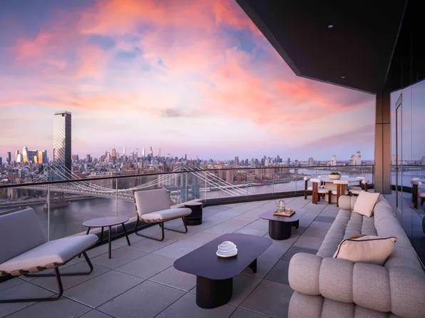 30 Front Street image 3 of 37