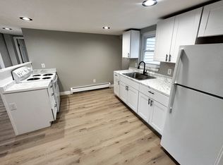 330 Lowell St APT 2R, Manchester, NH 03104