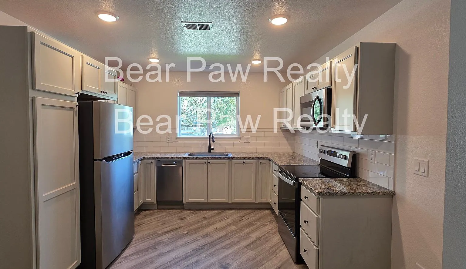 2918 Cribbon Ave — Photo 1