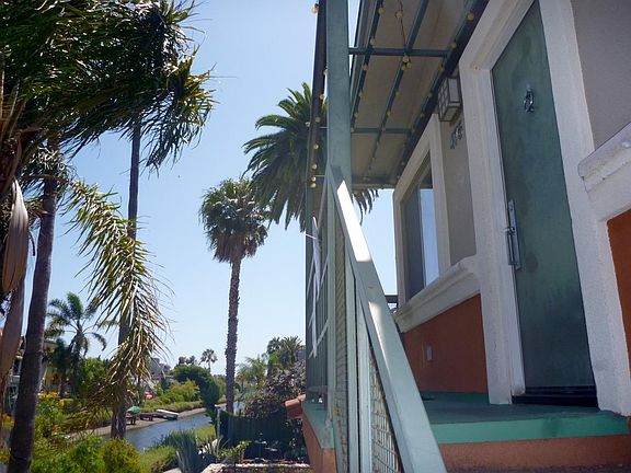 4th image of 475 Carroll Ave