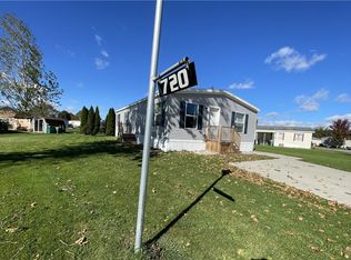 720 Pebble Dr, Holley, NY 14470