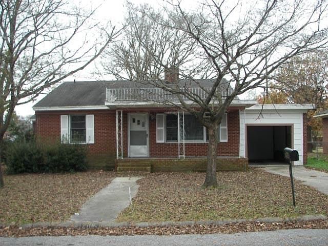 1st image of 2706 Edwards St