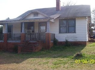 1106 S Walnut St, Seneca, SC 29678