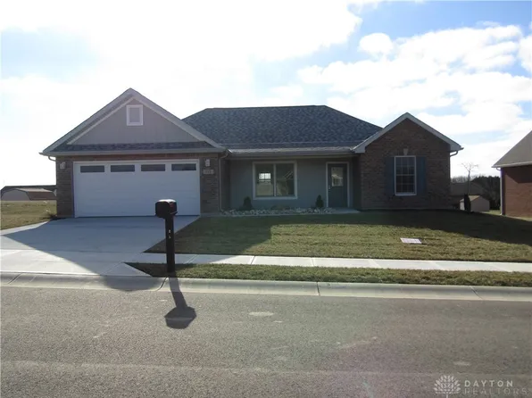 215 Goldenrod Dr, Eaton, OH 45320