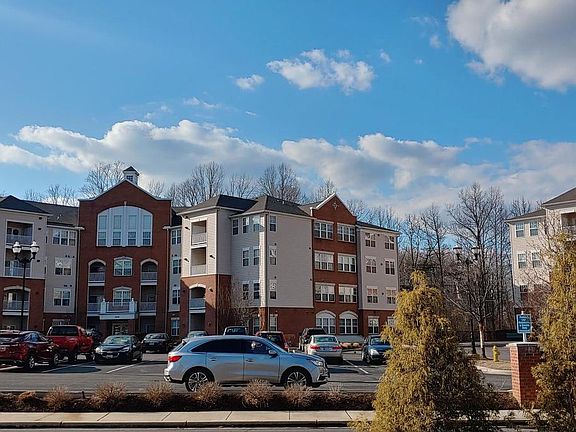 3rd image of 2608 Chapel Lake Dr APT 106