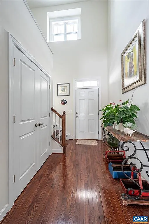 4 bed, 3.5 bath, 1890 sqft, $2,500 — Photo 3