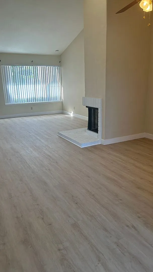 Lovely One Story Condo With One Car Garage — Photo 2