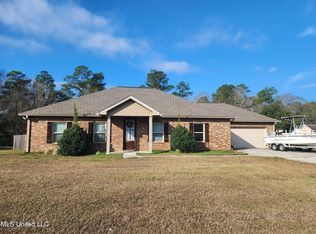 9 Timaquana Dr, Picayune, MS 39466