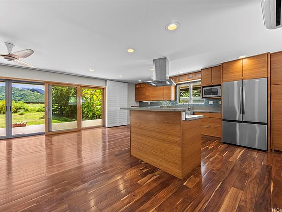 3rd image of 739 Kahoa Dr #A
