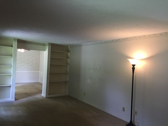 5th image of 8029 Vineyard Dr