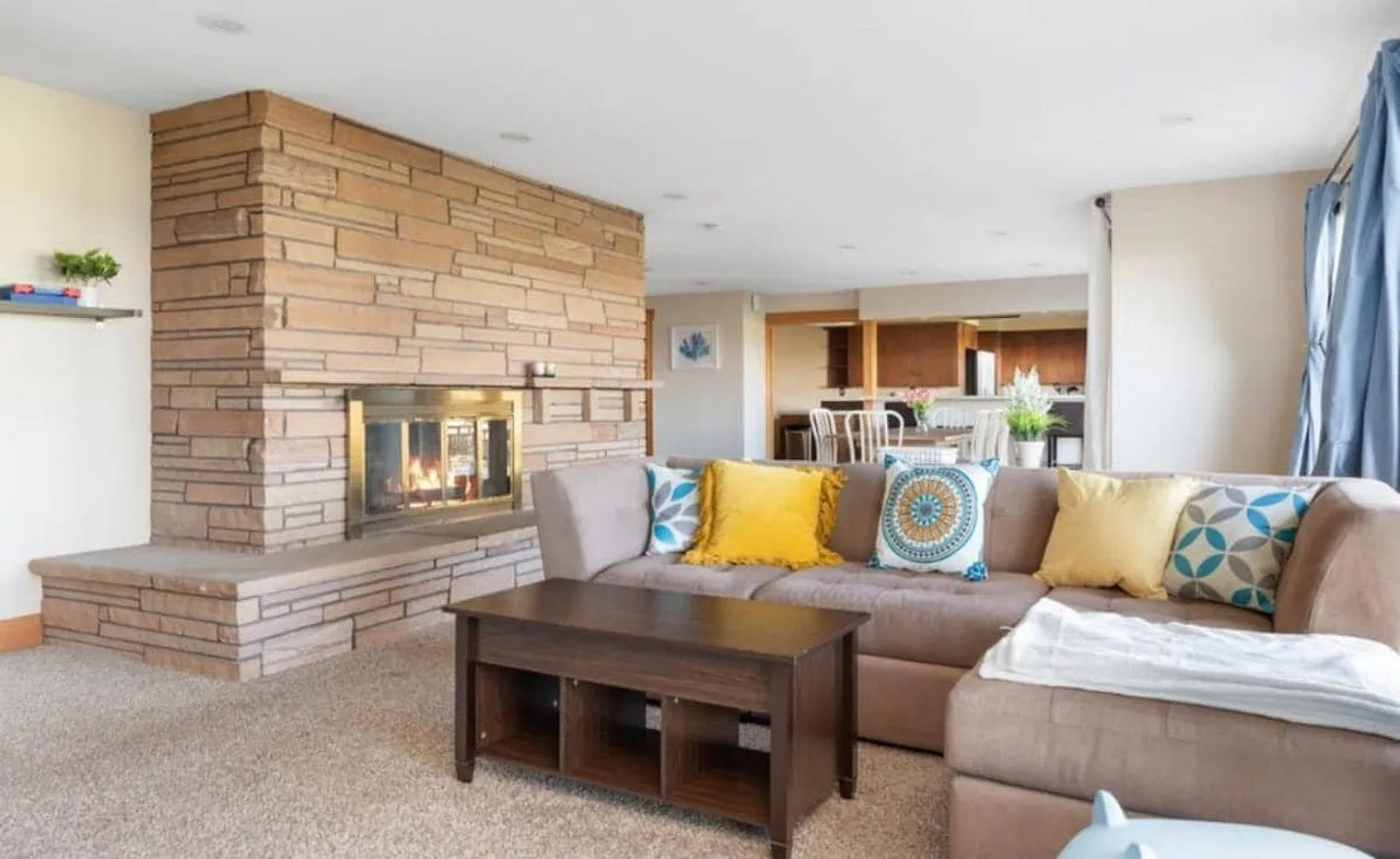 3 bed, 2.5 bath, $6,184 — Photo 4