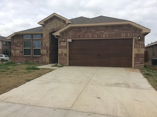 2824 Stonewall Ln Photo 1
