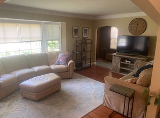 4828 N Mohawk Ave, Glendale, WI 53217