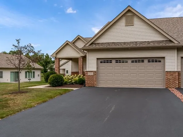 6252 White Berry Ln, Loves Park, IL 61111