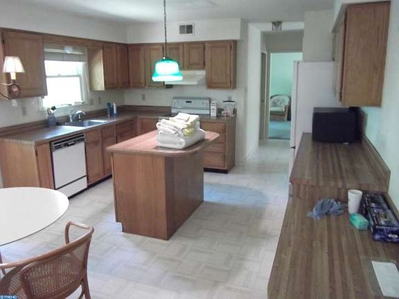 5th image of 407 Woodland Dr